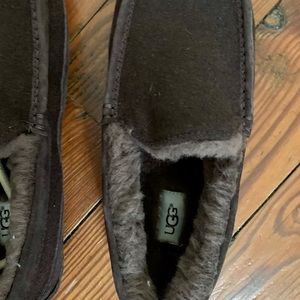 UGG Men’s Slippers size 10 brand new